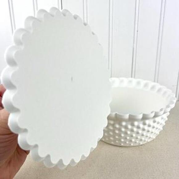 White Hobnail Lidded Bowl, Decorative Bowl with Scalloped Edge, Vintage Inspired - Picture 7 of 10
